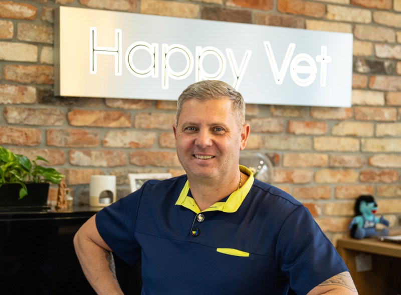 Lekarz weterynarii opracowuje receptury żywieniowe